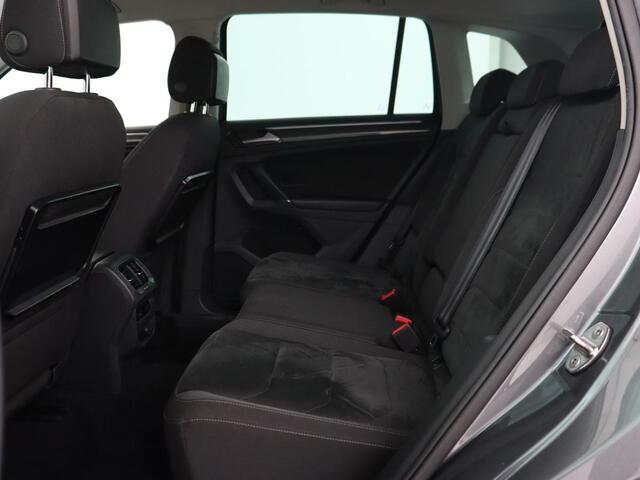 Volkswagen TIGUAN 1.4 TSI Highline | Stoelverwarming | Carplay | Adaptief LED | Virtual Cockpit | Navigatie | Adaptive cruise | Parkeerhulp | Climate control