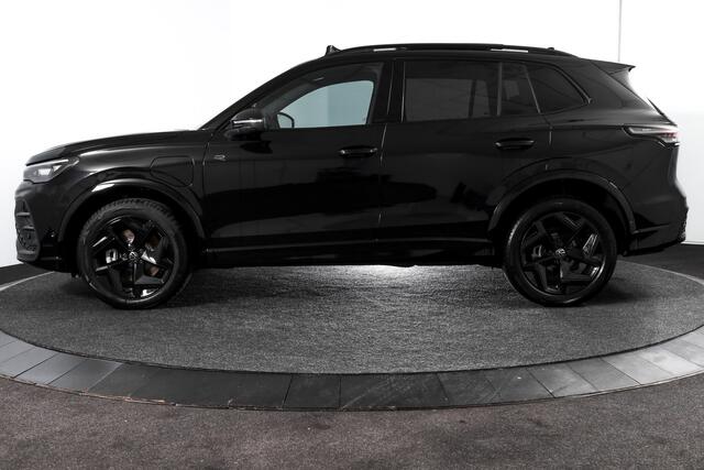 Volkswagen TIGUAN 1.5 eHybrid 272 PK R-Line Edition Orig. NL | Black Style | Elek. Trekhaak | S/K-panodak | Adapt. Cruise | Stoel-+stuurverw. | App. Connect | Camera+PDC | LM 19" | 6667
