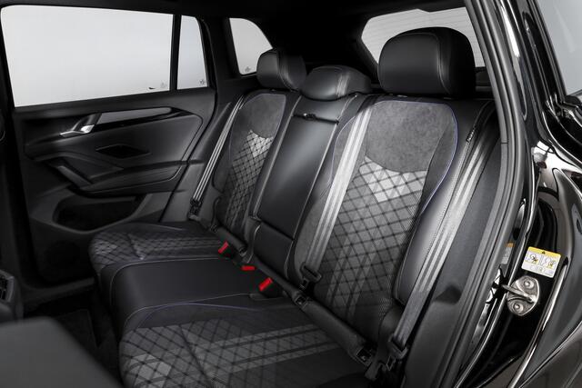 Volkswagen TIGUAN 1.5 eHybrid 272 PK R-Line Edition Orig. NL | Black Style | Elek. Trekhaak | S/K-panodak | Adapt. Cruise | Stoel-+stuurverw. | App. Connect | Camera+PDC | LM 19" | 6667