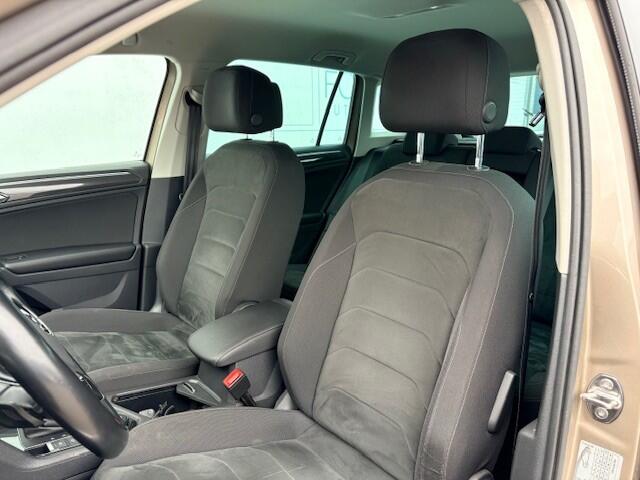 Volkswagen TIGUAN 2.0 TSI 4Motion Highline R-LINE ** VISUAL, LED, TREKHAAK, ACC, KEYLESS, ELECTR. A-KLEP, 19-inch LMV **