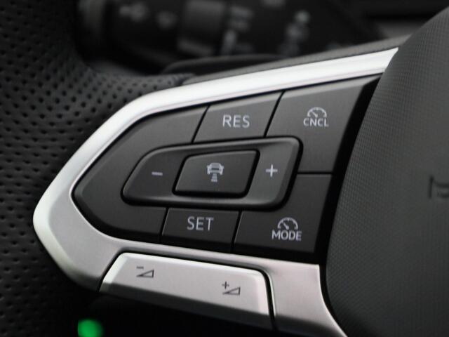 Volkswagen TIGUAN 1.5eHybrid 200kW/272PK R-Line Edition DSG · Panoramadak · Trekhaak · Apple/Android · Garantie tot juni 2030 of 100000km.