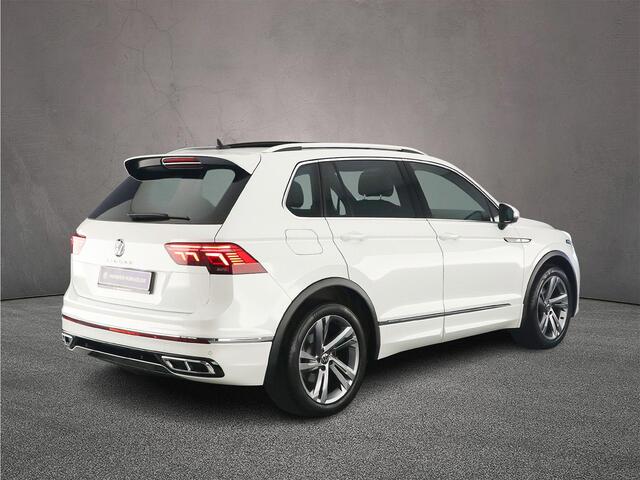 Volkswagen TIGUAN R-Line Business 1.5 TSI 150pk DSG Automaat Trekhaak, LED matrix koplampen, Panoramadak, Elektrische achterklep, Navigatie, Adaptive cruise control