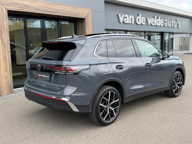 Volkswagen TIGUAN 1.5 eHybrid Elegance | Panoramadak | Head-up | 20 inch | Trekhaak | 360 camera | Rijklaar incl. garantie