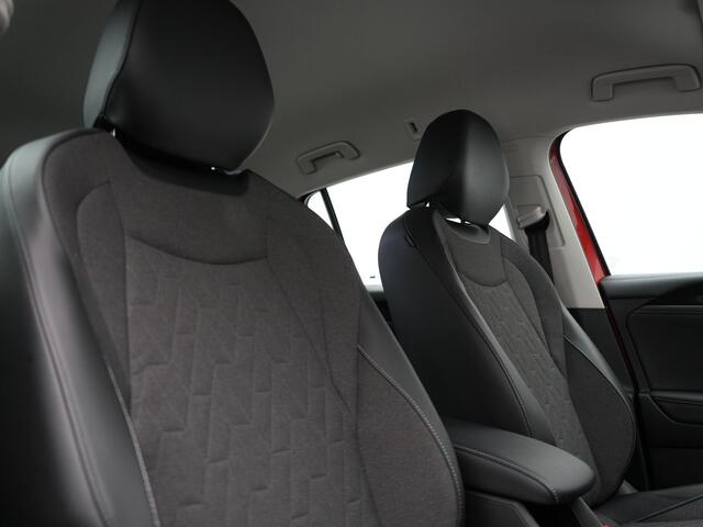 Volkswagen TIGUAN 1.5 eHybrid Life Edition Plug In Hybrid 204pk Dealer O.H. PHEV | Adaptive Cruise | 360 Camera | Sportstoelen & Stuur Verwarmd | Standkachel | 19"L.M | Apple Carplay | LED Koplampen | Virtual | Blis | DAB |