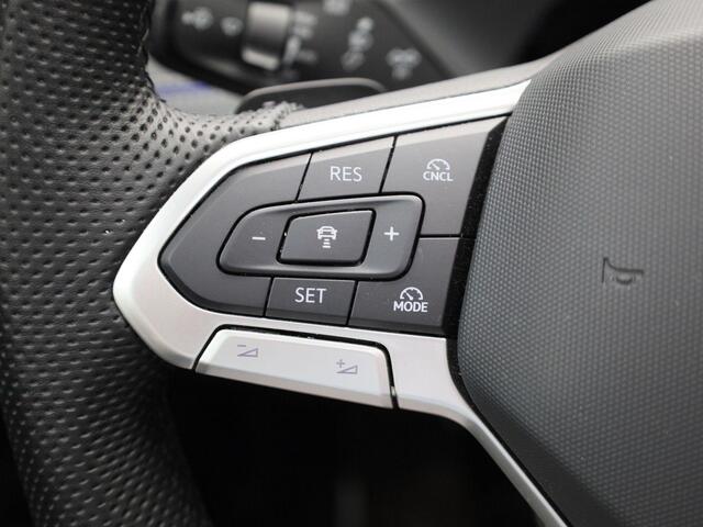 Volkswagen TIGUAN 1.5 eTSI/150PK R-Line DSG · Panoramadak · Trekhaak · 360° Camera + Parkeersensoren · Garantie tot 01-01-2026