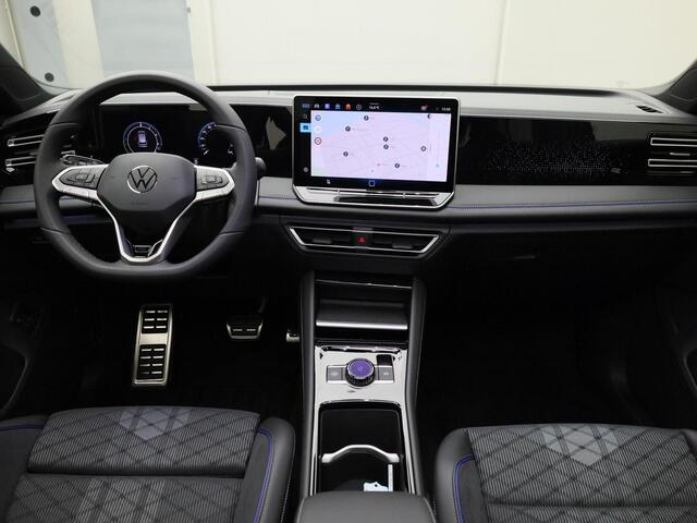 Volkswagen TIGUAN 1.5eHybrid 200kW/272PK R-Line DSG · Panoramadak · Trekhaak · Apple/Android Car Play · Garantie t/m 29-05-2030 of 100000km.