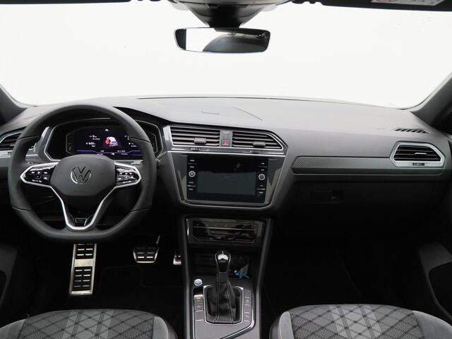 Volkswagen TIGUAN 1.5 TSi 150 Pk R-Line Business+ | Black Style | Panoramadak | Adaptive Cruise | Climate Control | Stoelverwarming | Navigatie | Camera | Carplay | 20 Inch | 49.122 Km!!
