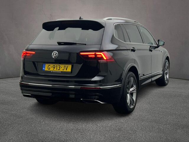 Volkswagen TIGUAN Allspace Highline Business R 1.5 TSI 150pk DSG Automaat Trekhaak, Lederen bekleding, Adaptive cruise control, Navigatie, Elektrische achterklep