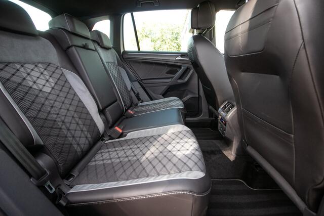 Volkswagen TIGUAN 1.4 TSI eHybrid R-Line Business+ - Wegkl. Trekhaak | Winter pack | HUD | Blindspot | Dode hoeksens.