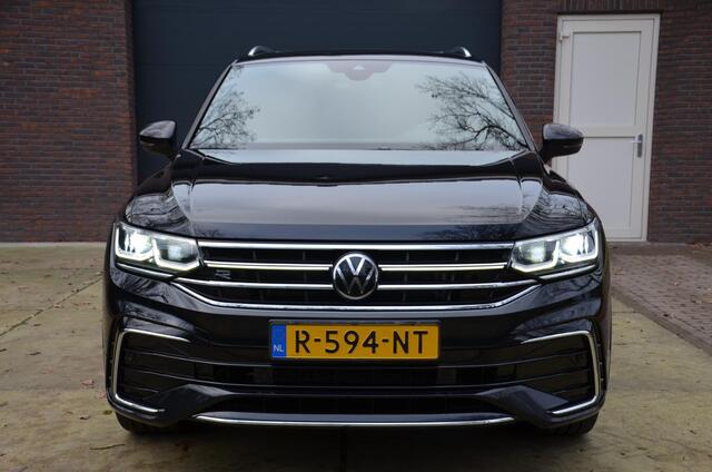 Volkswagen TIGUAN Allspace 1.5 TSI R-Line Business+ 7 Persoons Automaat/Navi/Pdc/Ecc/Achteruitrijcamera/Panoramadak/Stoel&Stuur verwarming/Virtueel dashboard/Privacy-Glass/Cr-Controle/19-Inc Lmv