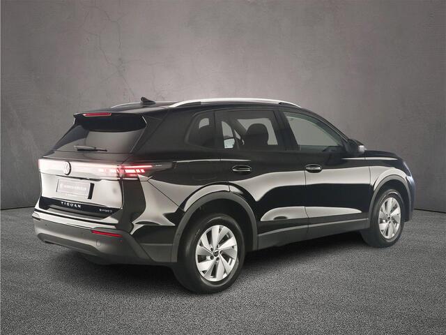 Volkswagen TIGUAN Life Edition 1.5 TSI eHybrid 204pk DSG Automaat Trekhaak, Adaptive cruise control, Elektrische achterklep, Achteruitrijcamera, LED koplampen