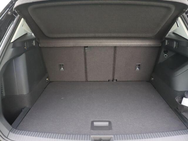 Volkswagen TIGUAN 1.5 eHybrid Life Edition 204PK DSG Trekhaak, 18" LM Velgen, Keyless, Achteruitrijcamera, Side Assist, Navi via Apple Carplay/Android Auto, Adaptieve Cruise Control, Stoel-Stuurverwarming, Elektr. Achterklep