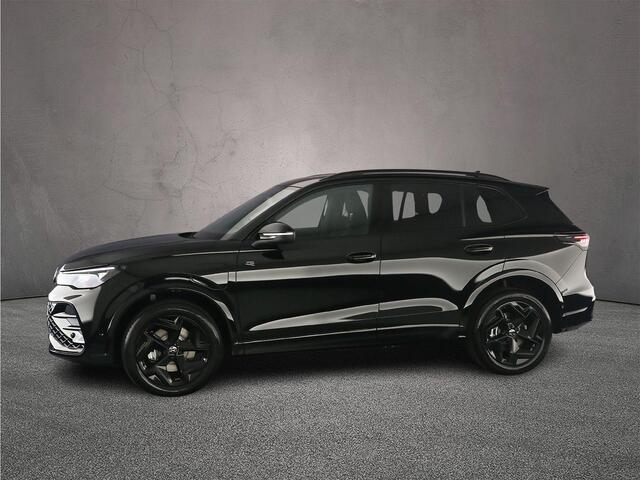 Volkswagen TIGUAN R-Line Edition 1.5 TSI eHybrid 272pk DSG Automaat Black Style, Trekhaak, Panoramadak, Adaptive cruise control, Achteruitrijcamera