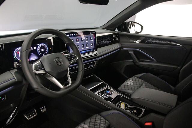 Volkswagen TIGUAN R-Line Edition 1.5 TSI eHybrid 272pk DSG Automaat Black Style, Trekhaak, Panoramadak, Adaptive cruise control, Achteruitrijcamera