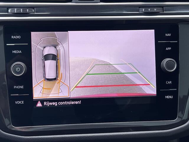 Volkswagen TIGUAN 1.4 TSI eHybrid Business Plug-In / Dealer onderhouden / 1.800 kg trekgewicht / 245 PK / Panorama schufdak / Leder comfortstoelen met Memory / Virtual Cockpit / Stuur- en stoelverwarming / Camera 360° / 18"LM wielen/