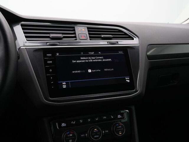 Volkswagen TIGUAN 2.0 TDI 150 pk DSG R-Line | Panoramadak | Trekhaak | Navigatie Discover Pro | Stuur-/achterbankverwarming | Achteruitrijcamera