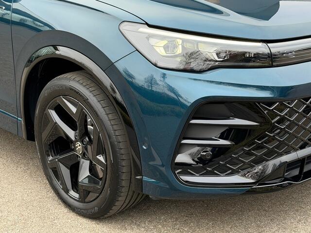 Volkswagen TIGUAN 1.5 eHybrid R-Line | Black line | 360 Camera | Trekhaak | Dode hoek | IQ light | Elek. klep | Rijklaar incl. garantie