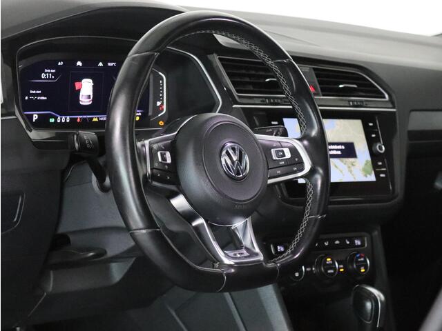 Volkswagen TIGUAN 1.5 TSI ACT Highline 2x R-Line Panoramadak, Trekhaak, Volleder, Memory, LED, Virtual