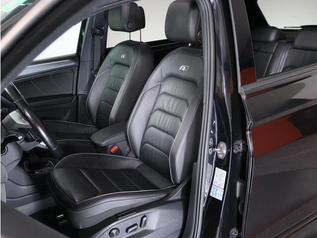 Volkswagen TIGUAN 1.5 TSI ACT Highline 2x R-Line Panoramadak, Trekhaak, Volleder, Memory, LED, Virtual