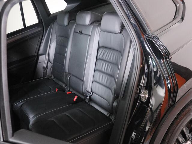 Volkswagen TIGUAN 1.5 TSI ACT Highline 2x R-Line Panoramadak, Trekhaak, Volleder, Memory, LED, Virtual