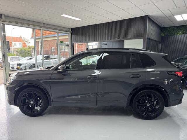 Volkswagen TIGUAN 1.5 eTSI R-Line PANO HUD 360 LANE