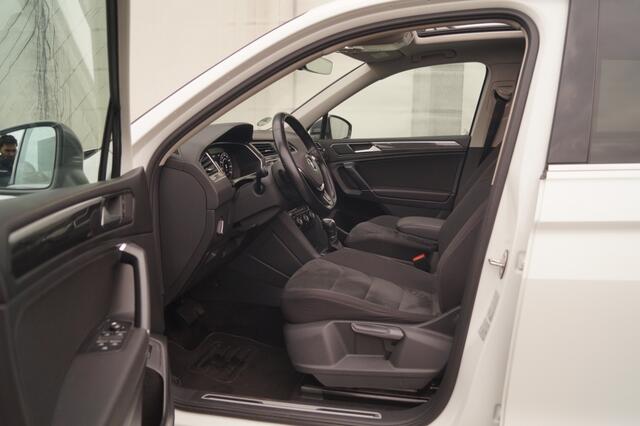 Volkswagen TIGUAN Allspace 1.4 TSI 150pk DSG Comfortline Business 7-persoons -PANO-