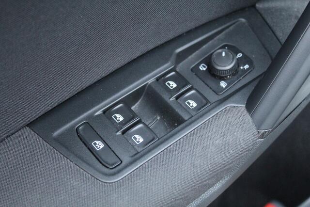 Volkswagen TIGUAN 1.5 TSI ACT Comfortline Business//Automaat!