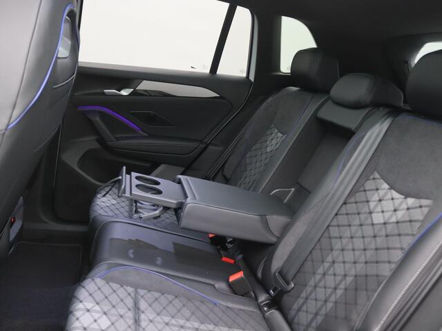 Volkswagen TIGUAN 1.5 eHybrid R-Line Edition 272PK DSG Black Style, Trekhaak, Pano-Schuifdak, Achterruitrijcamera, Keyless, Side Assist, Navi via Apple Carplay/Android Auto, 20" LM Velgen, Adaptieve Cruise Control, Stoel-Stuurverwarming, Elektr. Achterklep