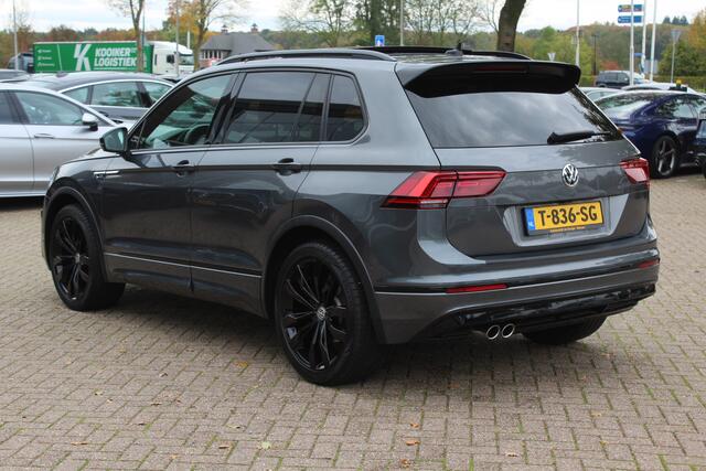 Volkswagen TIGUAN 1.5 TSI ACT Highline Business 3x R-Line / Panoramadak / Camera / Leder / 20'' / Blackpack / CarPlay / DAB / Stoelverwarming / Virtual Cockpit / ACC