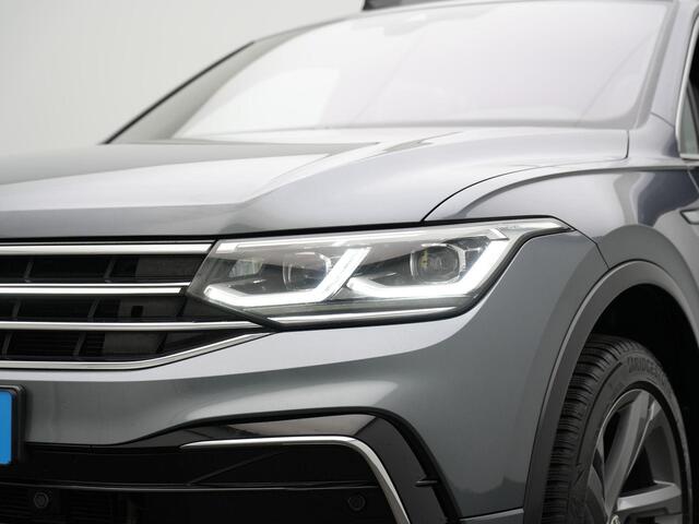 Volkswagen TIGUAN Allspace 7 pers. 1.5 TSI R-Line Business | Panoramadak | Trekhaak | IQ Light | Stuur-/stoelverwarming | Achteruitrijcamera
