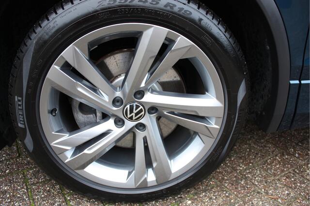 Volkswagen TIGUAN 1.4 TSI eHybrid R-Line Business+ Niet de goedkoopste, maar wel bomvol met opties.