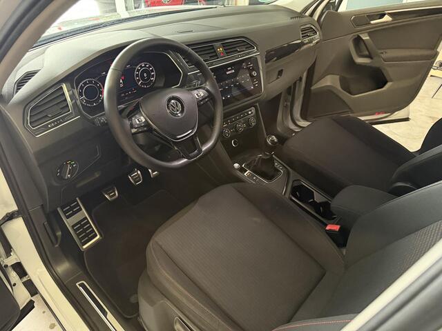Volkswagen TIGUAN 1.4 TSI Highline Trekhaak | Camera | ACC | Keyless | Virtual Cockpit | White Silver | LED