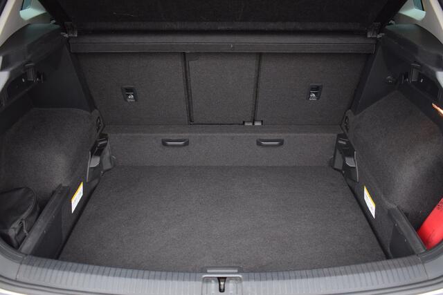 Volkswagen TIGUAN 1.4 TSI 150pk DSG R-line | Camera | Trekhaak