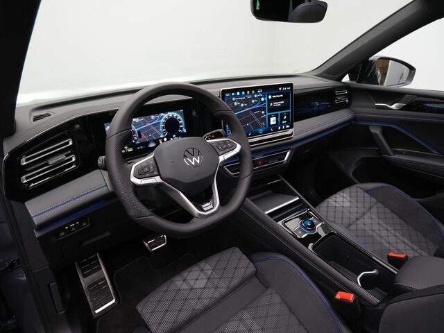 Volkswagen TIGUAN 1.5 eHybrid 272 pk DSG R-Line Edition | Panoramadak | Trekhaak | Adaptief onderstel | Rondomzicht camera | Stuur-/achterbankverwarming