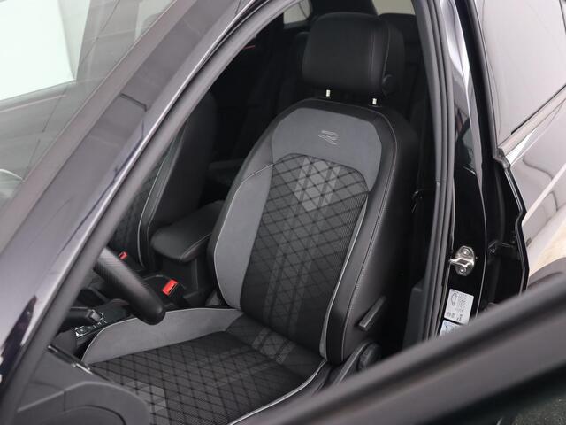 Volkswagen TIGUAN 1.4 TSI eHybrid R Line | Panoramadak | Head-Up | Trekhaak | Stoelverwarming | Camera | Park Assist | Carplay | Matrix LED | Navigatie | Stuurverwarming | PHEV | Plug In