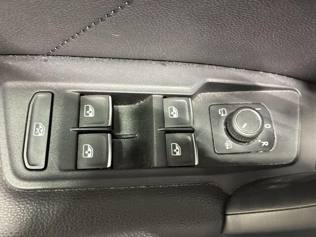 Volkswagen TIGUAN 2.0 TSI 190pk DSG 4Motion Highline · Camera · Apple/Android Car Play · Elek. Trekhaak · Elek. Bestuurdersstoel · Elek. Achterklep · 19'' Inch ·