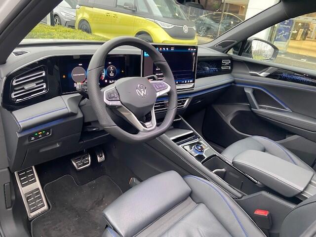 Volkswagen TIGUAN 1.5 eHybrid R-Line Edition / App connect / Panoramadak / Leder interieur / Trekhaak / R-Line