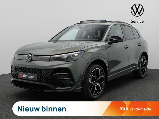 Volkswagen TIGUAN 1.5 eHybrid R-Line Business 204PK DSG Pano-Schuifdak, Black Style, Trekhaak, 20" LM Velgen, Keyless, Navi via Apple Carplay/Android Auto, Stoel-Stuurverwarming