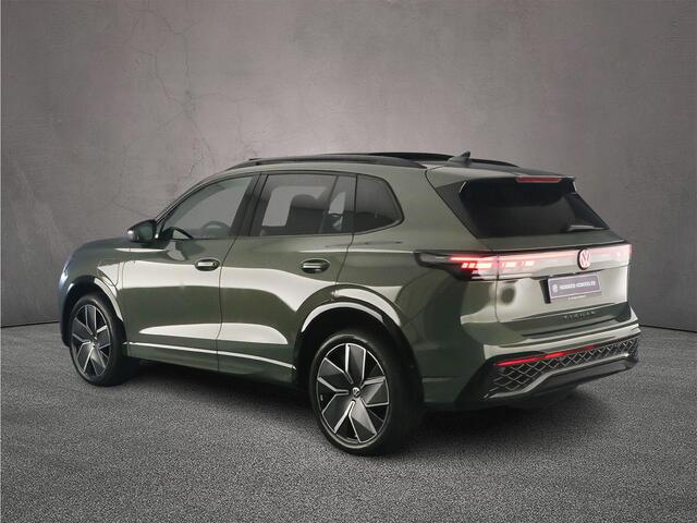 Volkswagen TIGUAN R-Line Edition 1.5 TSI eHybrid 272pk DSG Automaat Trekhaak, Panoramadak, Black Style, Adaptive cruise control, Elektrische achterklep, Achteruitrijcamera