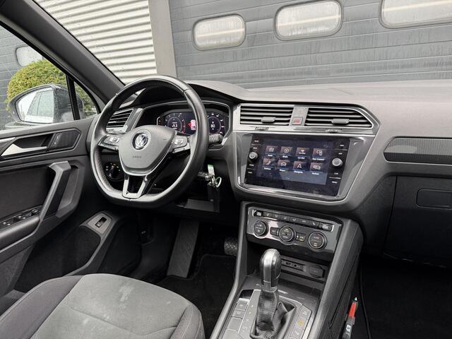 Volkswagen TIGUAN 1.5 TSI R-Line | Panoramadak | Adaptive Cruise Control | Camera | Digitale Dashboard | Elektrische Trekhaak |