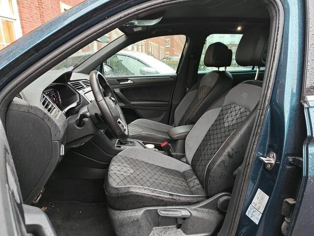 Volkswagen TIGUAN 1.4 TSI eHybrid R-Line Business+ / AUTOMAAT/ 2X R-LINE/ 245 PK/ TREKHAAK/ PANO/ CAMERA/ PARK. SENSOREN/ LED/ DIGITAL DASHBOARD/ NAVI/ CLIMA/ 20" LMV