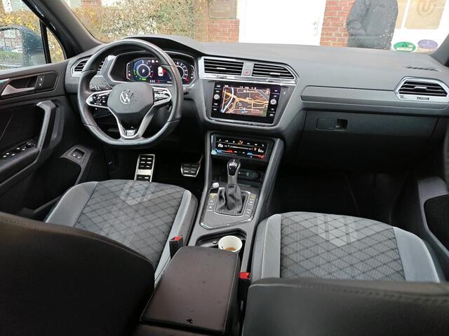 Volkswagen TIGUAN 1.4 TSI eHybrid R-Line Business+ / AUTOMAAT/ 2X R-LINE/ 245 PK/ TREKHAAK/ PANO/ CAMERA/ PARK. SENSOREN/ LED/ DIGITAL DASHBOARD/ NAVI/ CLIMA/ 20" LMV