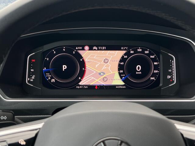 Volkswagen TIGUAN Allspace 1.5 TSI 150pk R-Line Business+ 7p. Panoramadak