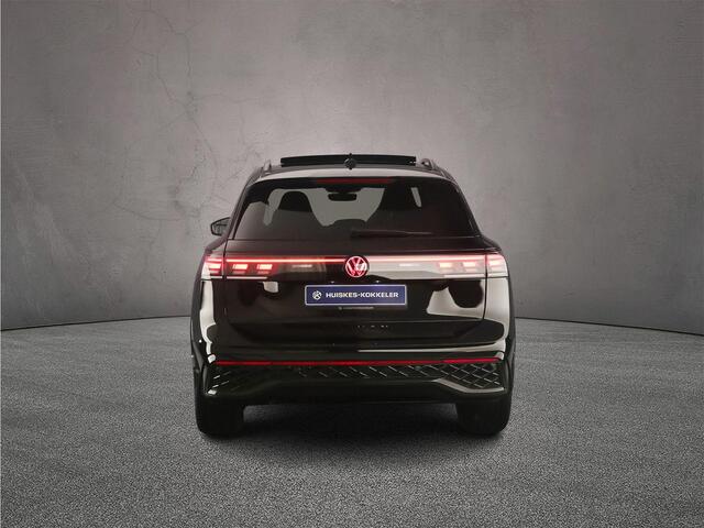 Volkswagen TIGUAN R-Line Edition 1.5 TSI eHybrid 272pk DSG Automaat Trekhaak, Harman Kardon audio, Panoramadak, Black Style, Navigatie, 360 camera, Adaptive cruise control