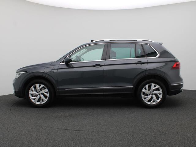Volkswagen TIGUAN 1.4 TSI eHybrid Elegance 245PK DSG SOH 100% Pano-Schuifdak, Trekhaak, Volleder, Memorystoel, 360gr. Camera, Side Assist, Keyless, Adaptieve Cruise Controle, 18" LM Velgen