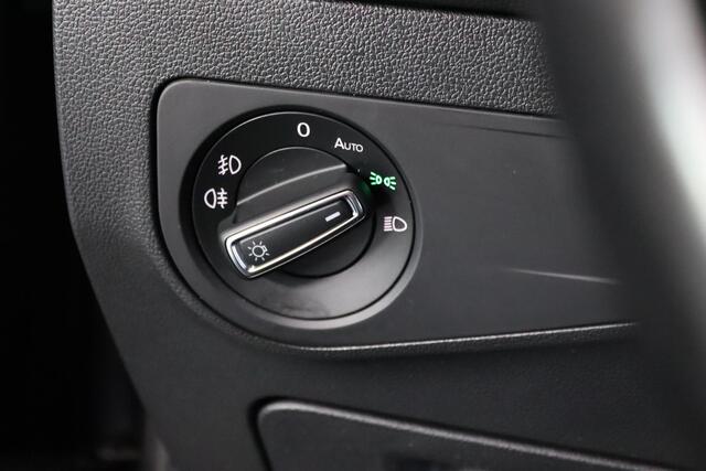Volkswagen TIGUAN Allspace 1.5 TSI Highline R-Line 7-Persoons Panoramadak, Led, Massage, Elek. Trekhaak, Camera, Apple Carplay/Android Auto