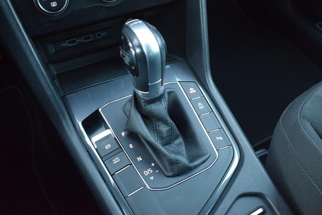 Volkswagen TIGUAN 1.5 TSi Automaat Highline R-Line LED | Carplay | Sportstoelen | Virtual | Full Map Navi | Dealer Onderhouden!!