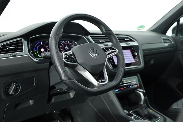 Volkswagen TIGUAN 1.4 TSI eHybrid R-Line Business+ | Pano | Dig. Cockpit | Camera+PDC | Stoel- Stuurverw. | Adapt. Cruise | Nav+App.Connect | Elek. klep | IQ.Light V