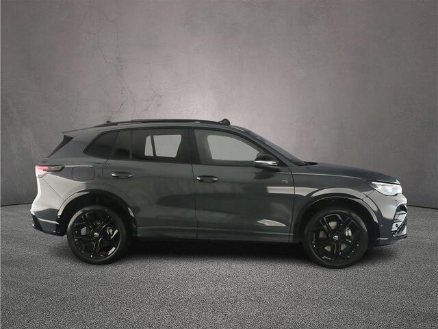 Volkswagen TIGUAN R-Line Edition 1.5 TSI eHybrid 272pk DSG Automaat Trekhaak, Harman Kardon audio, Panoramadak, Adaptive cruise control, 360 camera, Elektrische achterklep