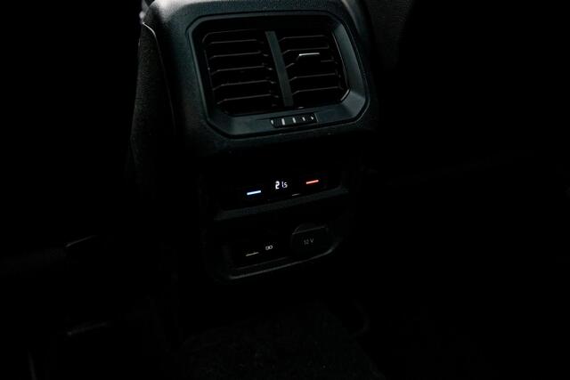 Volkswagen TIGUAN 2.0 TSI 4Motion Highline Business R Pano, Adapt. cruise control, TH, HUD, enz